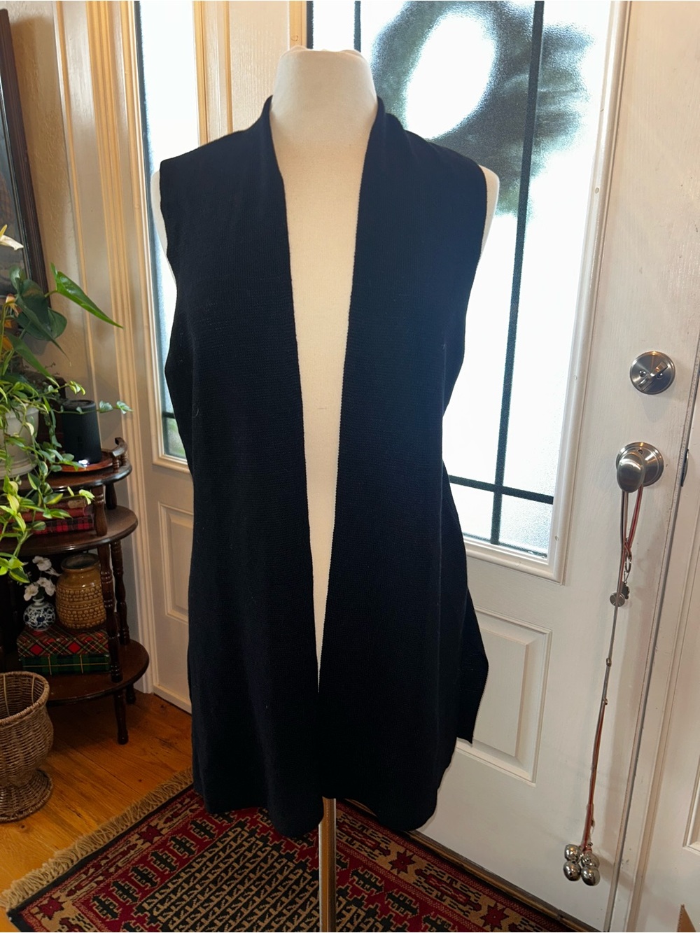Cyrus Black Open-Front Sleeveless Knit Vest